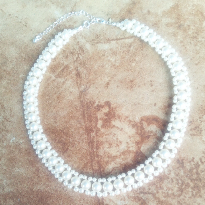 Chic Cream Pearl Necklace